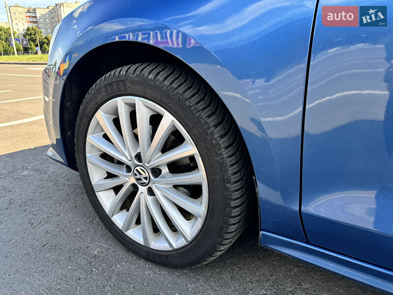 Седан Volkswagen Jetta 2014 в Чернигове
