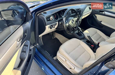 Седан Volkswagen Jetta 2014 в 