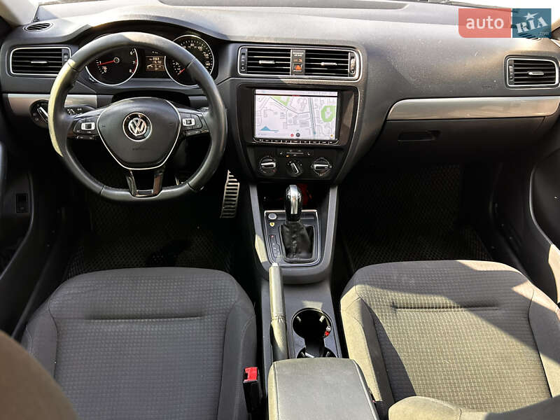 Седан Volkswagen Jetta 2015 в Киеве