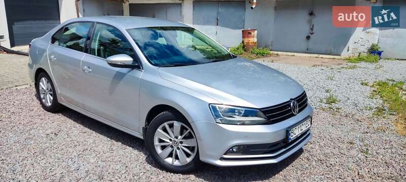 Седан Volkswagen Jetta 2016 в Львове
