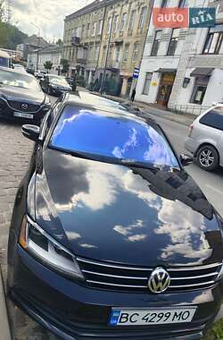 Седан Volkswagen Jetta 2016 в Львові