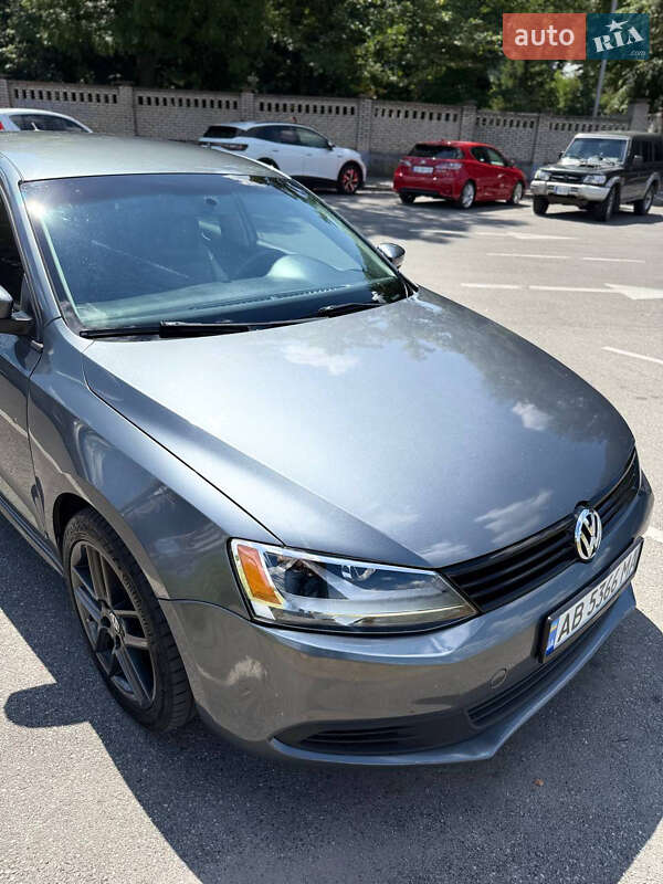 Седан Volkswagen Jetta 2014 в 