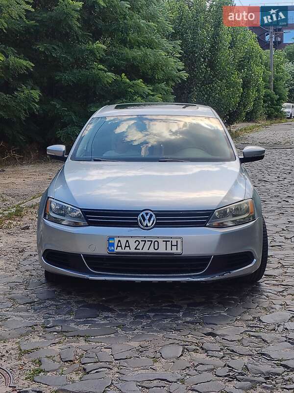 Седан Volkswagen Jetta 2013 в Киеве