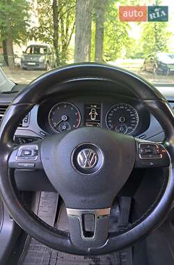 Седан Volkswagen Jetta 2012 в 