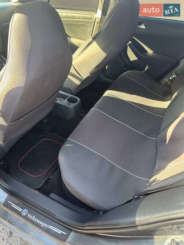 Седан Volkswagen Jetta 2011 в Полтаві