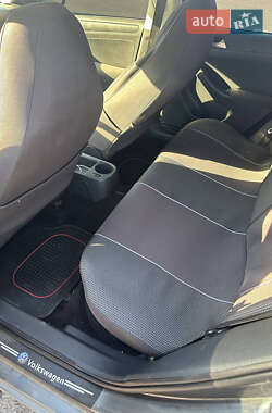 Седан Volkswagen Jetta 2011 в 