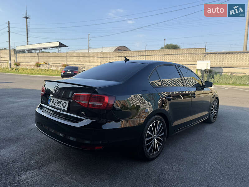 Седан Volkswagen Jetta 2015 в Днепре