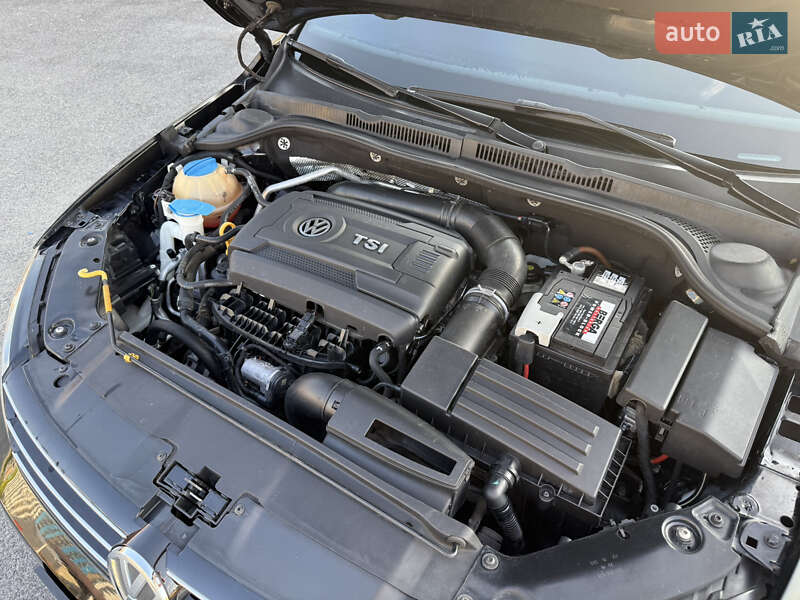 Седан Volkswagen Jetta 2015 в Днепре