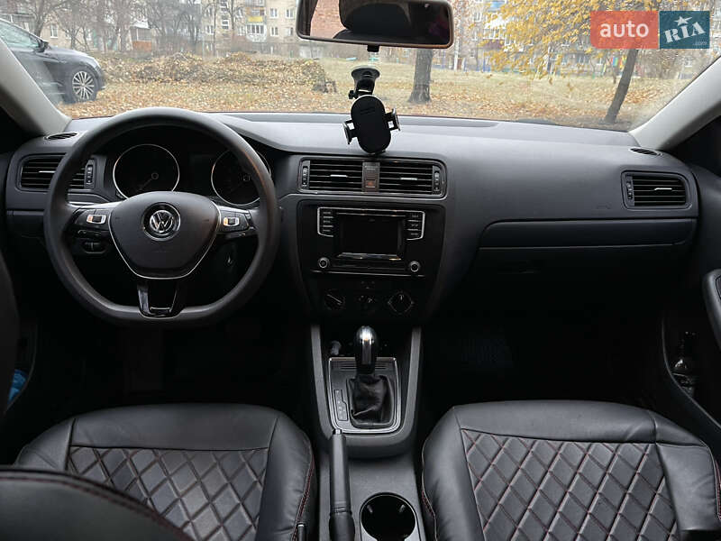 Седан Volkswagen Jetta 2016 в Харькове
