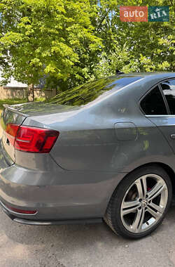 Седан Volkswagen Jetta 2016 в 