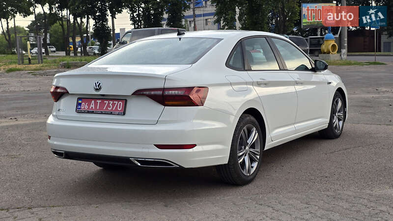 Седан Volkswagen Jetta 2019 в Сумах