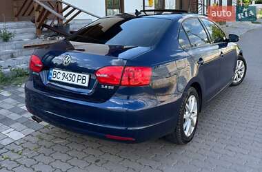 Седан Volkswagen Jetta 2012 в 