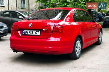 Седан Volkswagen Jetta 2014 в 