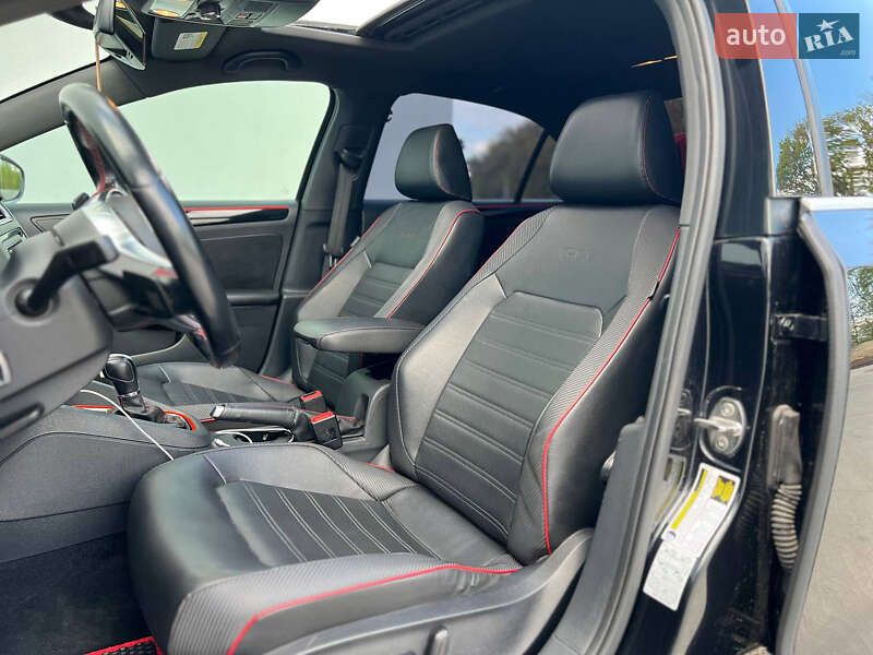 Седан Volkswagen Jetta 2015 в Тернополе