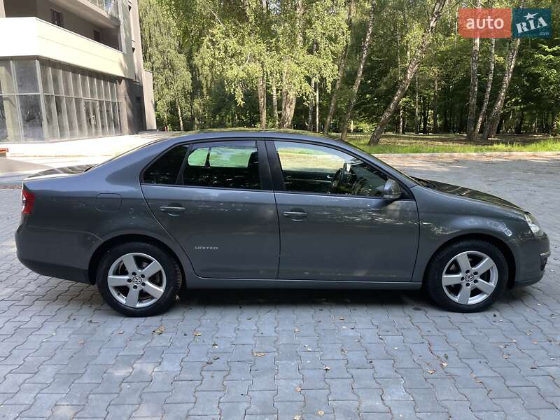 Седан Volkswagen Jetta 2008 в Тернополе