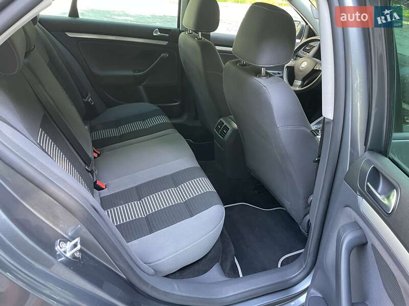 Седан Volkswagen Jetta 2008 в Тернополе