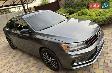Седан Volkswagen Jetta 2015 в 