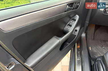 Седан Volkswagen Jetta 2015 в 