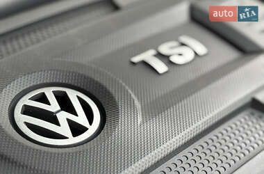 Седан Volkswagen Jetta 2015 в 