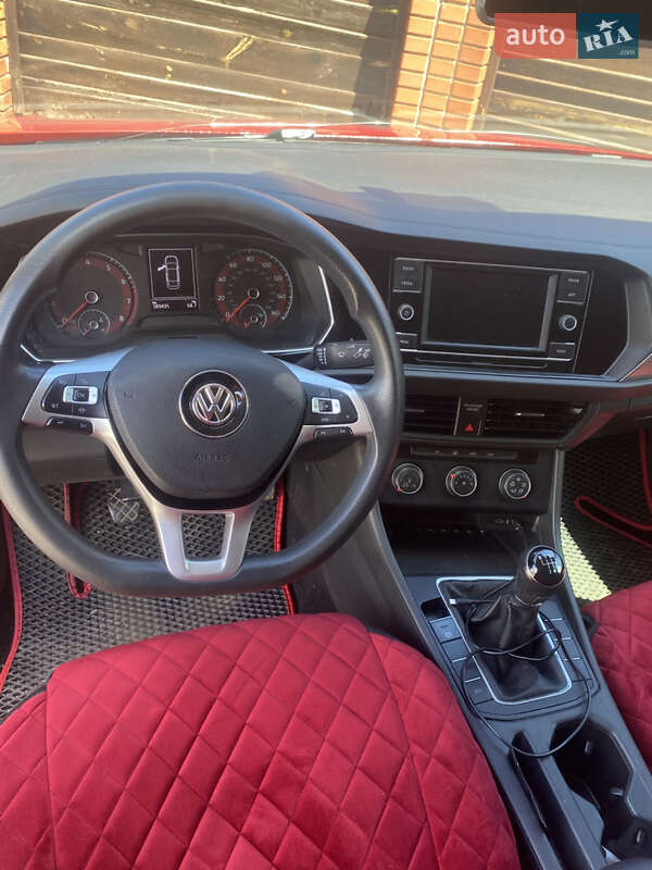 Седан Volkswagen Jetta 2020 в Києві