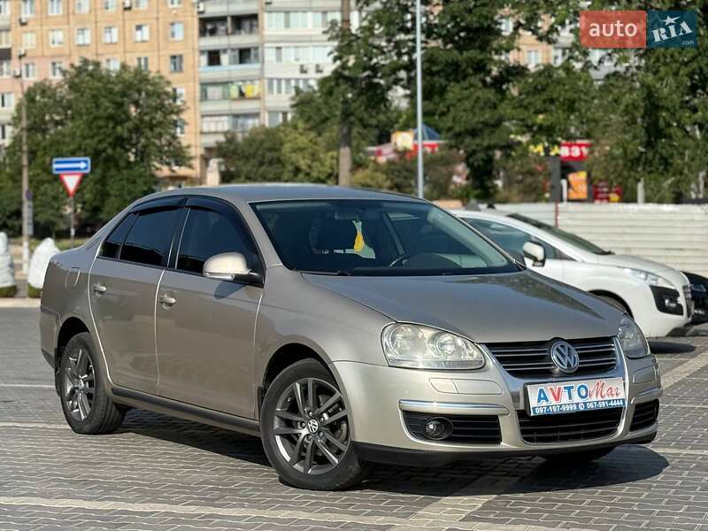 Седан Volkswagen Jetta 2008 в Кривом Роге