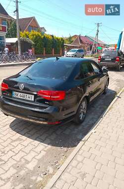 Седан Volkswagen Jetta 2015 в 