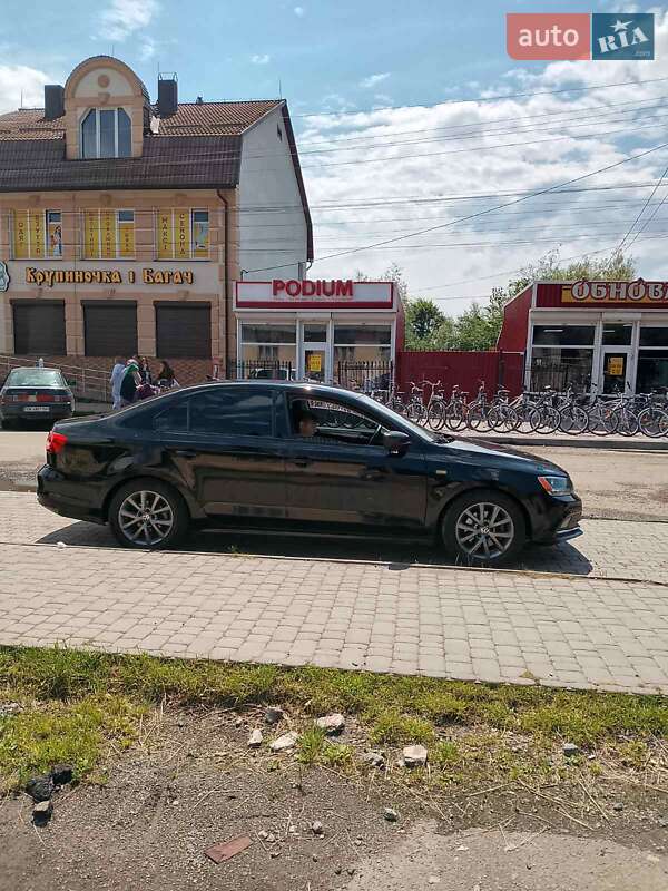 Седан Volkswagen Jetta 2015 в Рокитному