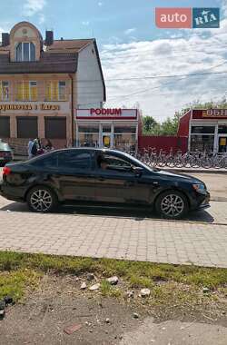 Седан Volkswagen Jetta 2015 в 