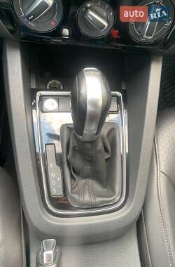 Седан Volkswagen Jetta 2015 в 