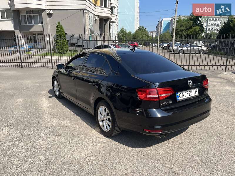 Седан Volkswagen Jetta 2015 в Черкассах