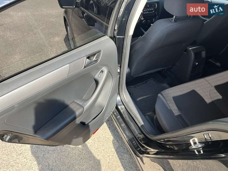Седан Volkswagen Jetta 2015 в Черкассах