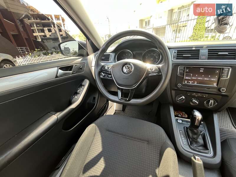 Седан Volkswagen Jetta 2015 в Черкассах