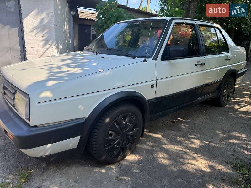 Седан Volkswagen Jetta 1990 в Варві