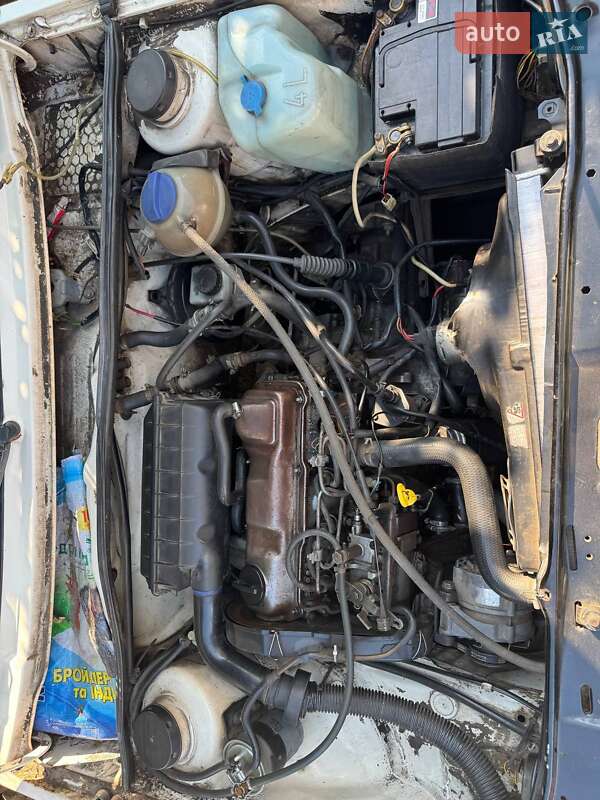 Седан Volkswagen Jetta 1990 в Варві