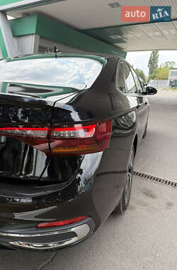 Седан Volkswagen Jetta 2023 в 