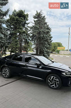 Седан Volkswagen Jetta 2023 в 