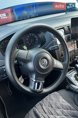 Седан Volkswagen Jetta 2012 в 