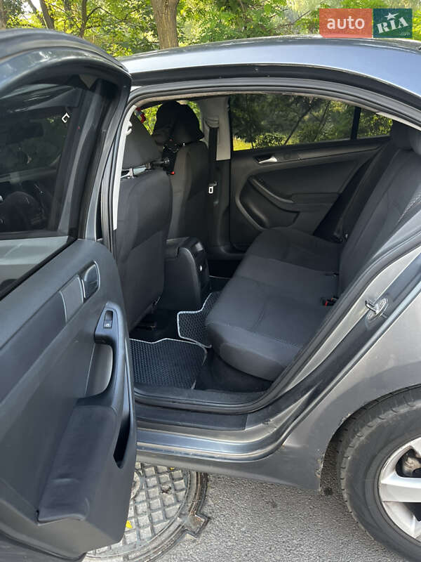 Седан Volkswagen Jetta 2012 в Киеве