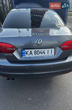 Седан Volkswagen Jetta 2012 в 