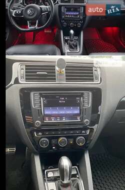 Седан Volkswagen Jetta 2016 в 