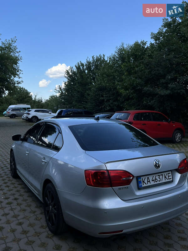 Седан Volkswagen Jetta 2010 в Борисполі