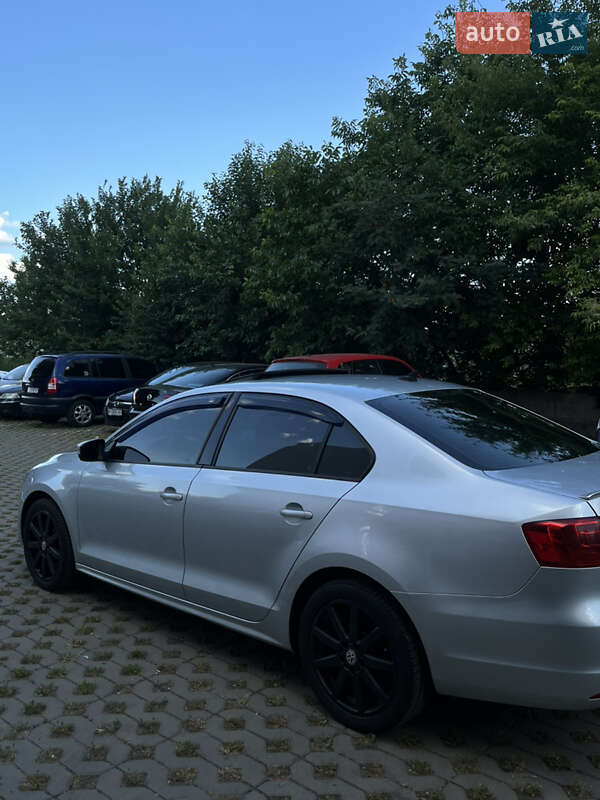 Седан Volkswagen Jetta 2010 в Борисполі