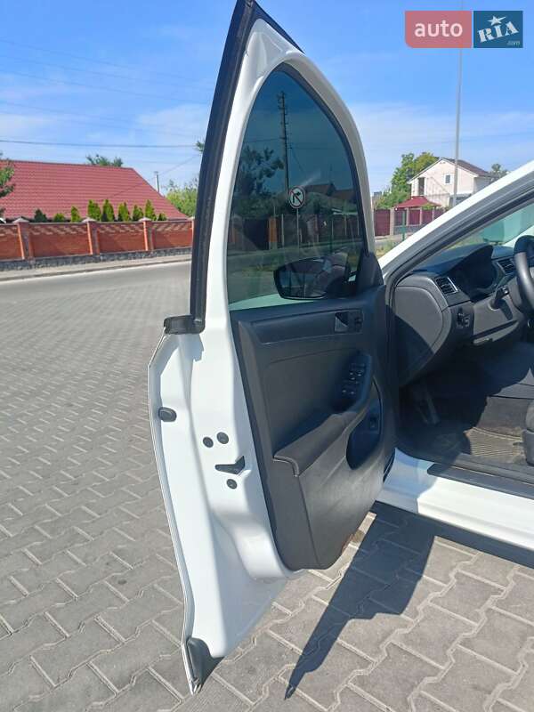 Седан Volkswagen Jetta 2012 в Василькове