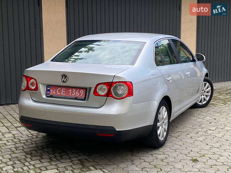 Седан Volkswagen Jetta 2007 в Самборе