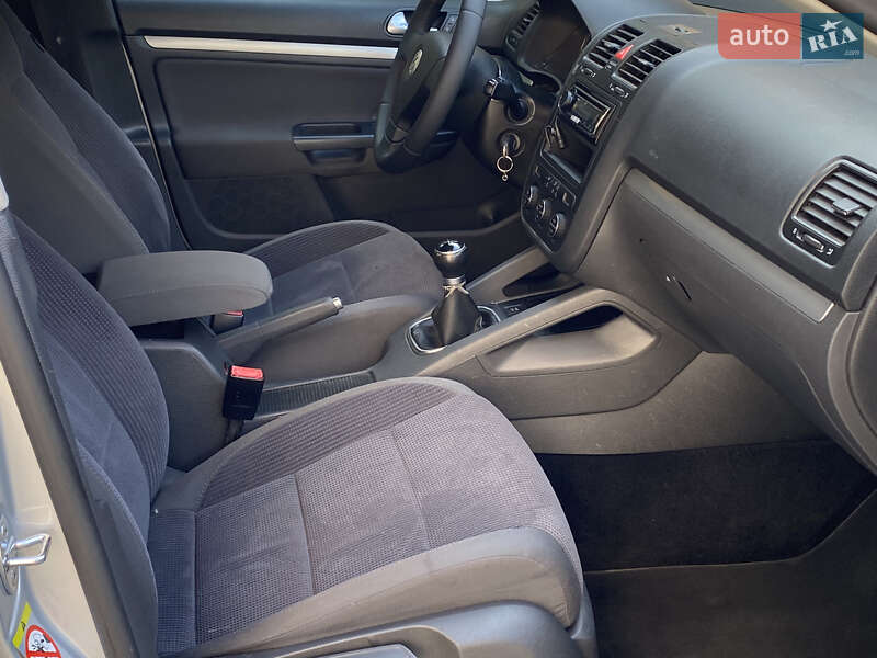Седан Volkswagen Jetta 2007 в Самборе