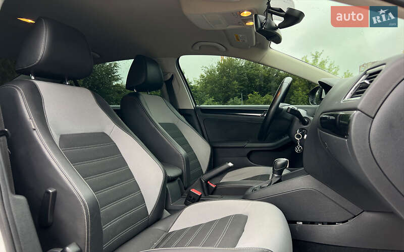 Седан Volkswagen Jetta 2014 в Львове