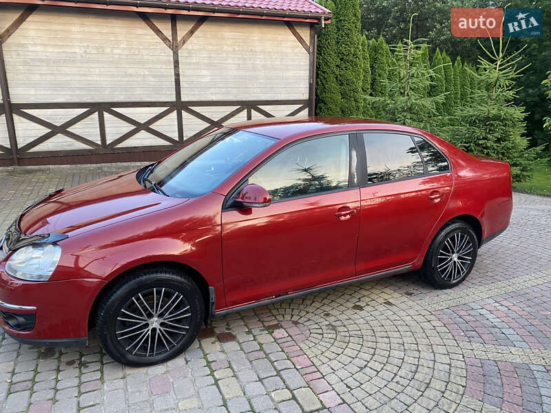Седан Volkswagen Jetta 2008 в Львове