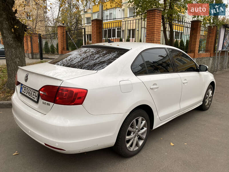 Седан Volkswagen Jetta 2012 в Чернигове