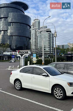 Седан Volkswagen Jetta 2012 в Чернігові