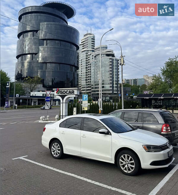 Седан Volkswagen Jetta 2012 в Чернигове